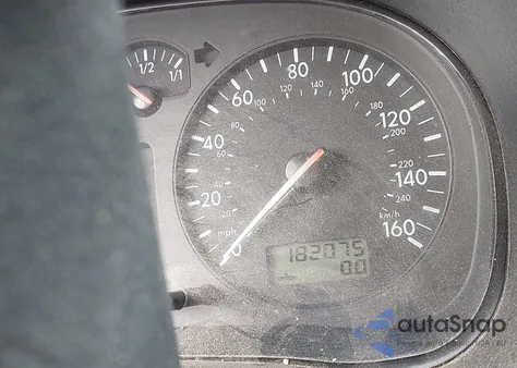 2005 Volkswagen Golf Gls Tdi from USA, damaged, VIN 9BWGR61J454001608